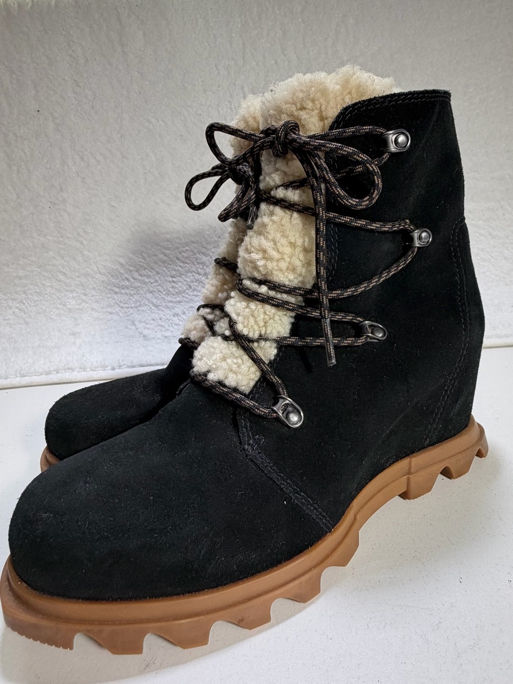 SOREL Joan of Arctic Wedge III Lace Cozy Boots Black Suede Women 9.5 NWOT